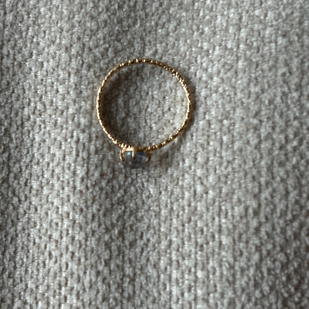 Moonstone Homespun Ring
Satomi Kawakita - Picture 4 of 5